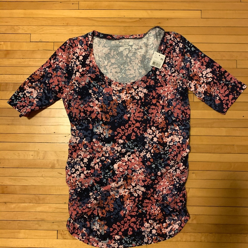 XS scoop neck shirt by Motherhood Maternity. Floral pattern. GUC.